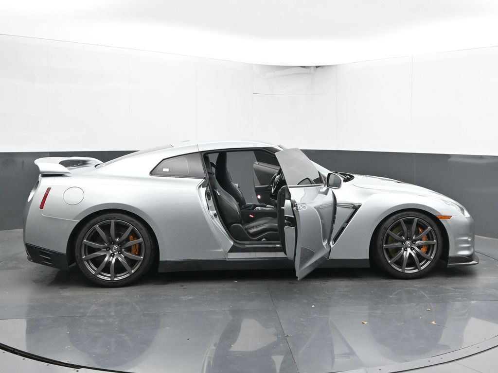 Used 2012 Nissan GT-R Premium AWD/4WD image 59