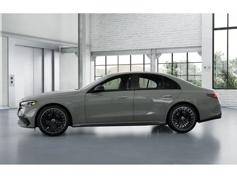 New 2026 Mercedes-Benz E 350 4MATIC Sedan image 36