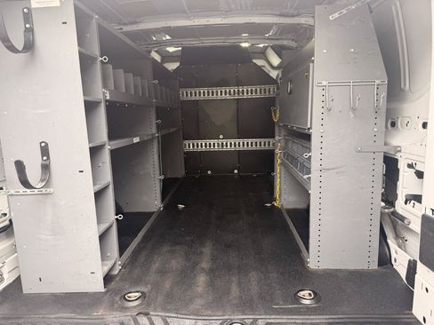 Used 2015 Ford Transit 250 130 Low Roof RWD image 13