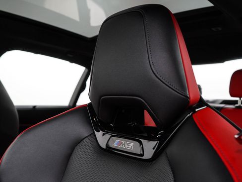 Used 2026 BMW M5 AWD/4WD image 26