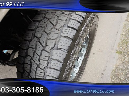 Used 1998 Chevrolet Suburban LT image 4