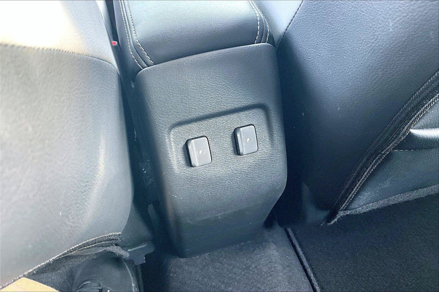 Used 2021 Nissan Kicks SR w/ SR Premium Package FWD image 31