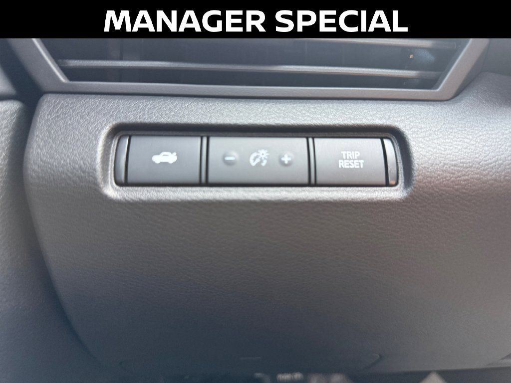Used 2025 Nissan Altima 2.5 S FWD image 24