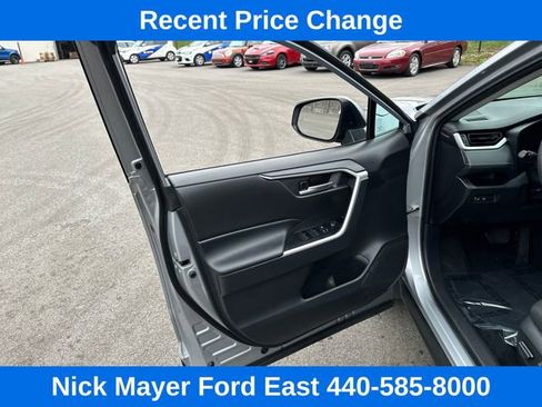 Used 2025 Toyota RAV4 XLE AWD/4WD image 26