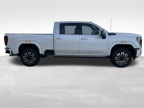 Used 2024 GMC Sierra 3500 Denali Ultimate image 8