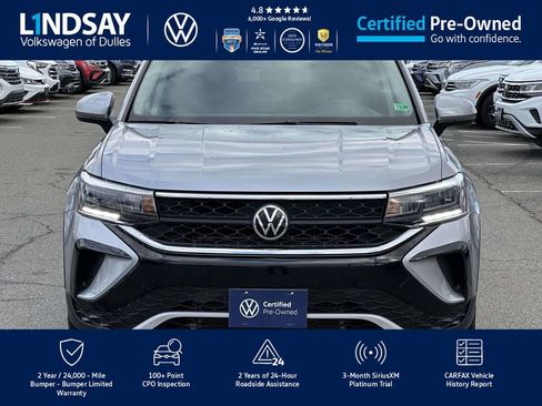 Certified 2022 Volkswagen Taos SE image 2
