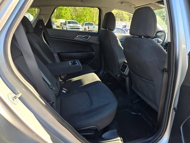 Used 2023 Kia Sportage LX AWD/4WD image 19