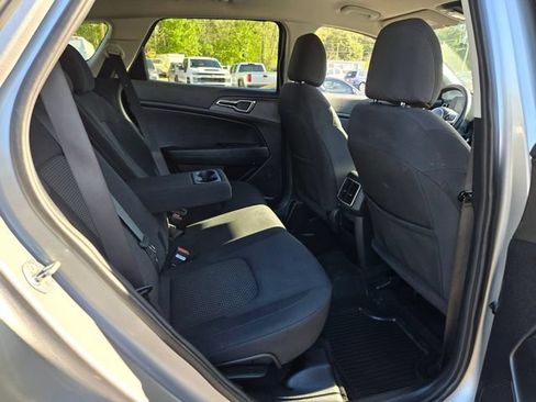 Used 2023 Kia Sportage LX AWD/4WD image 19