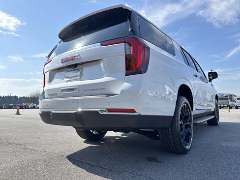 New 2026 GMC Yukon XL Elevation w/ Elevation Premium Package AWD/4WD image 10