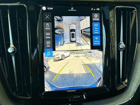 Certified 2025 Volvo XC60 B5 Plus AWD/4WD image 24