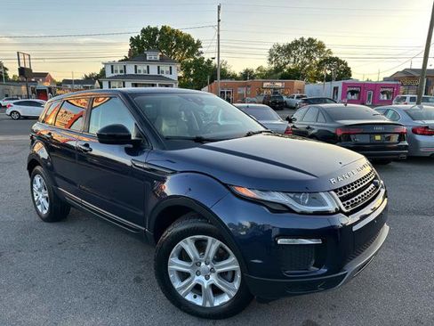 Used 2017 Land Rover Range Rover Evoque SE AWD/4WD image 2