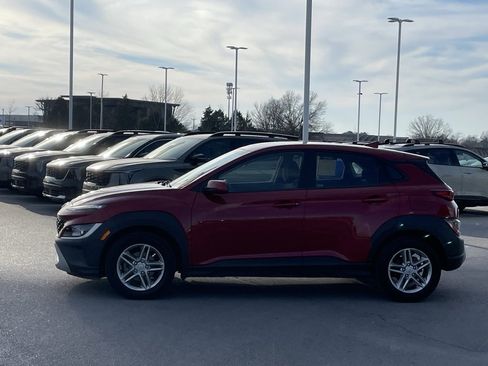 Used 2022 Hyundai Kona SE image 4