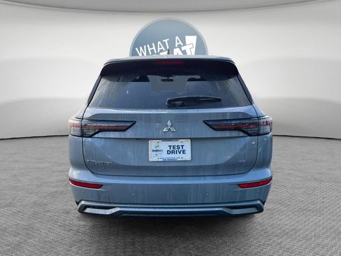 New 2026 Mitsubishi Outlander SE image 4