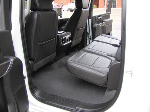 Used 2022 Chevrolet Silverado 3500 LTZ w/ LTZ Convenience Package image 16