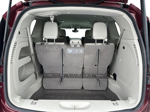 Used 2018 Chrysler Pacifica Touring-L Plus image 12
