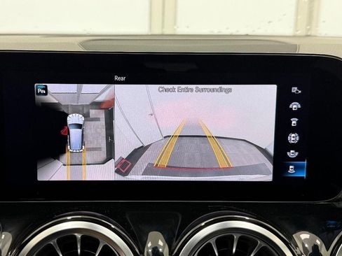 Certified 2022 Mercedes-Benz GLB 250 4MATIC image 17