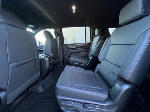 Used 2024 Chevrolet Suburban LT image 40