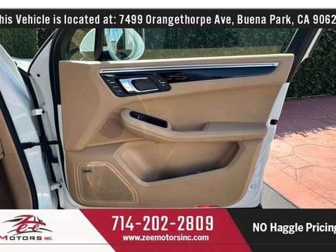 Used 2017 Porsche Macan AWD/4WD image 52