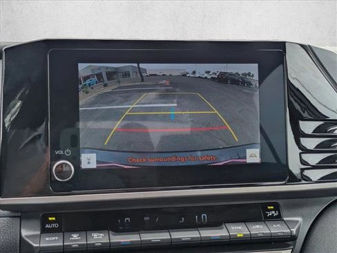 Used 2025 Toyota Camry LE image 18