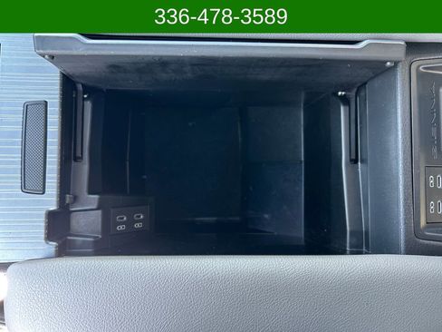 Used 2025 Toyota Sienna LE w/ LE Plus Package FWD image 26
