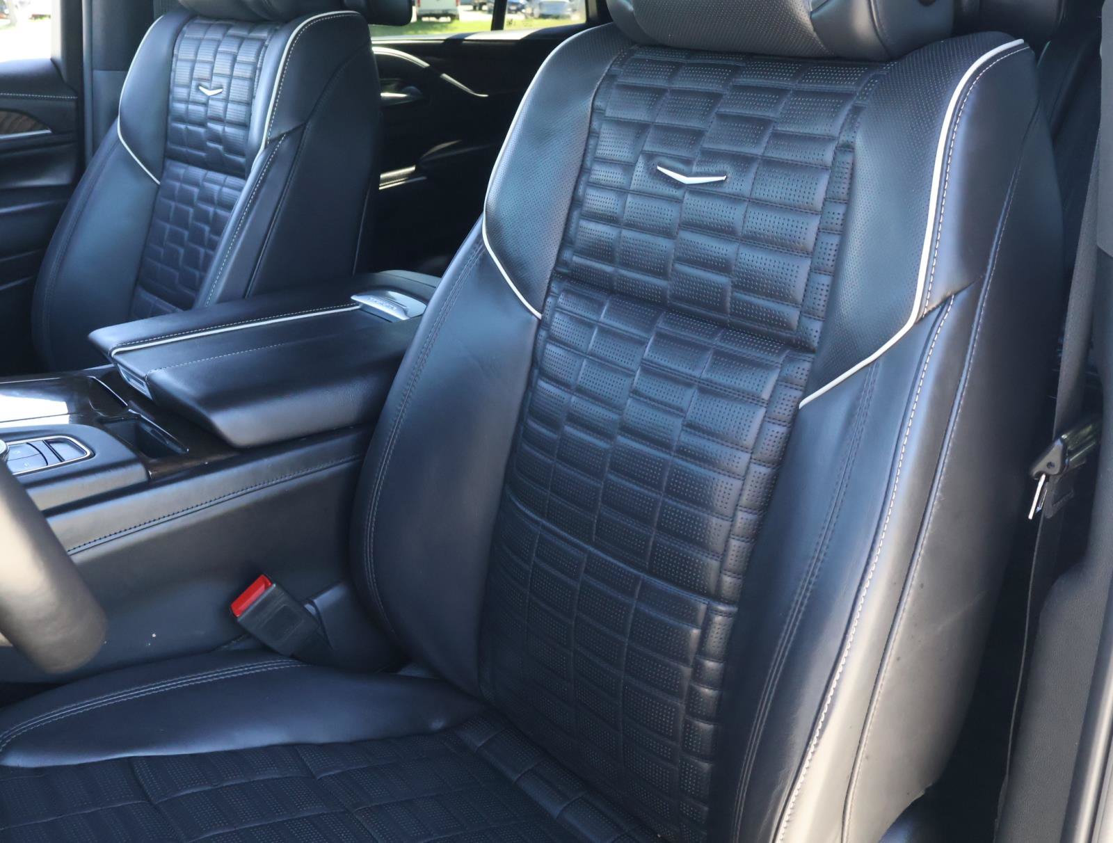 Certified 2023 Cadillac Escalade Sport Platinum w/ LPO, ONYX Package AWD/4WD image 18