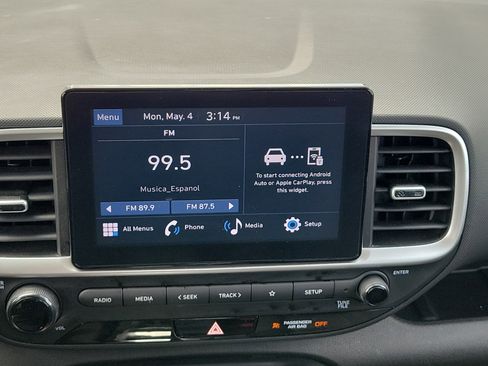 Used 2023 Hyundai Venue SE FWD image 25