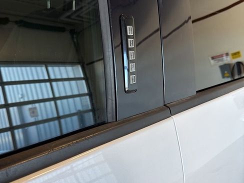 Used 2015 Ford F150 Lariat w/ Equipment Group 502A Luxury image 9