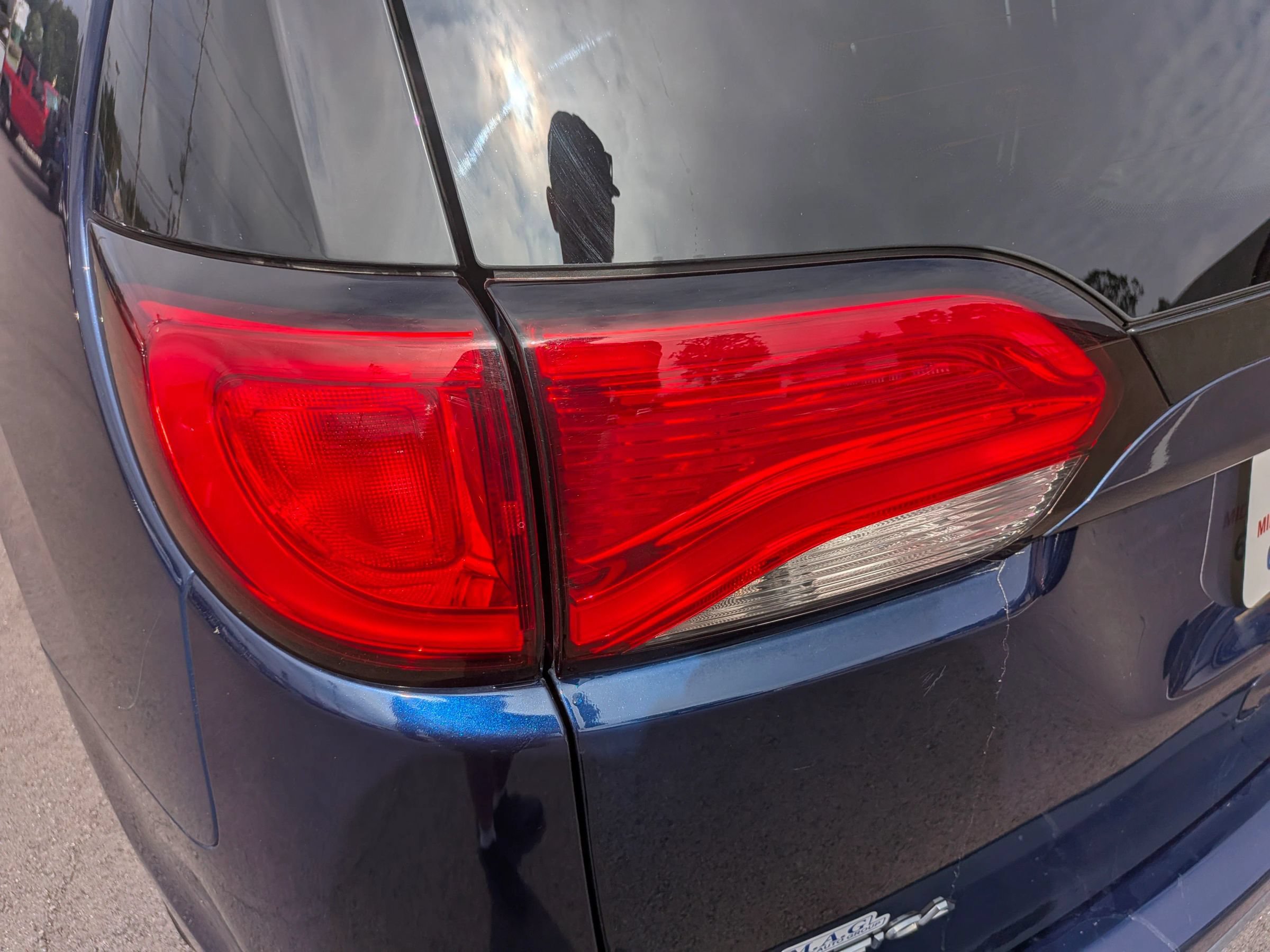 Used 2017 Chrysler Pacifica Touring-L w/ Tire & Wheel Group FWD image 13