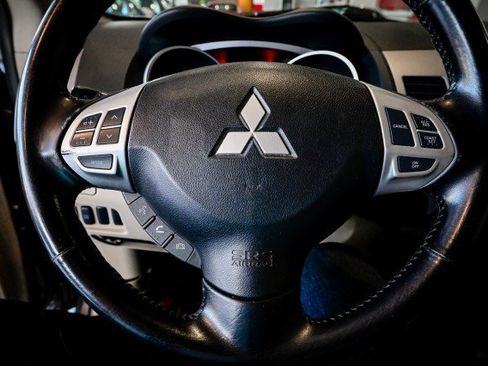 Used 2010 Mitsubishi Outlander SE AWD/4WD image 25