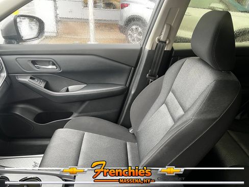 Used 2025 Nissan Rogue SV AWD/4WD image 19