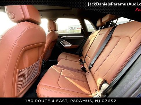 New 2025 Audi Q3 2.0T Premium image 10