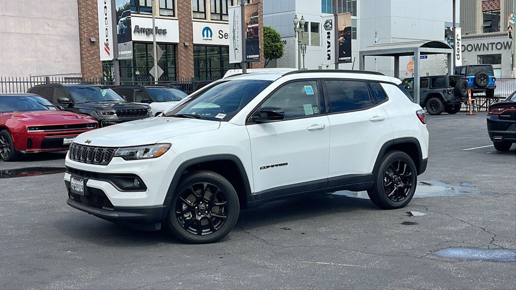Used 2026 Jeep Compass Latitude AWD/4WD image 36
