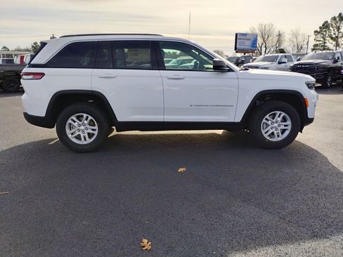 New 2025 Jeep Grand Cherokee Laredo w/ Trailer Tow Package image 4