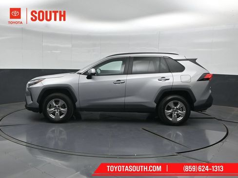 Used 2025 Toyota RAV4 XLE AWD/4WD image 7