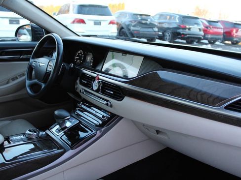 Used 2019 Genesis G90 3.3T Premium image 18