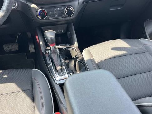 Used 2023 Chevrolet TrailBlazer RS FWD image 17