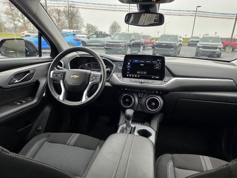 Used 2024 Chevrolet Blazer LT w/ Convenience Package image 2
