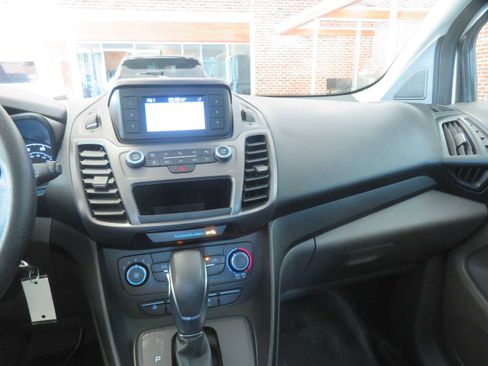 Used 2020 Ford Transit Connect XL image 39