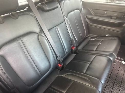 Used 2024 Jeep Wagoneer L Series II AWD/4WD image 31