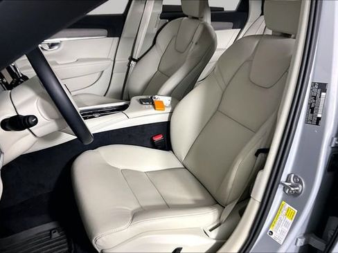 Used 2025 Volvo V90 B6 Cross Country Plus w/ Protection Package Premier AWD/4WD image 18