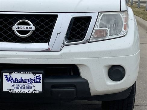 Used 2019 Nissan Frontier SV image 8