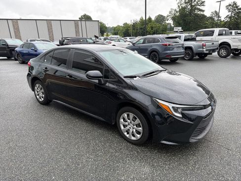 Used 2024 Toyota Corolla LE FWD image 11