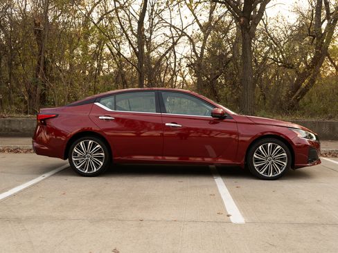 Used 2023 Nissan Altima 2.5 SL image 10