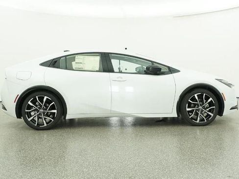 New 2026 Toyota Prius Plug-In Hybrid FWD image 27