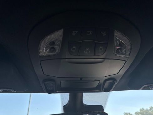 New 2025 Chrysler Pacifica Select image 22