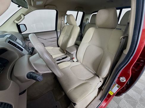 Used 2016 Nissan Frontier SV image 19