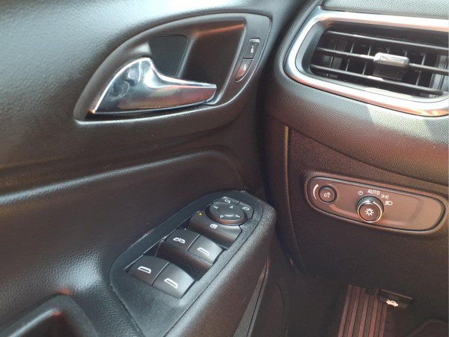 Used 2019 Chevrolet Equinox LT FWD image 26