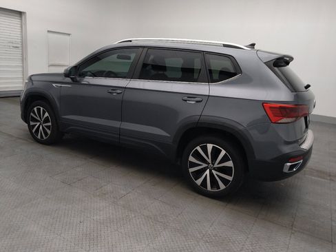 Used 2022 Volkswagen Taos SE FWD image 3