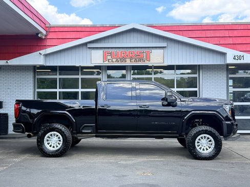 Used 2025 GMC Sierra 2500 Denali Ultimate w/ Max Trailering Package AWD/4WD image 3