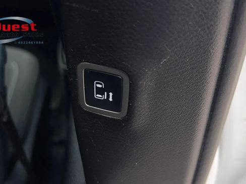 Used 2019 Chrysler Pacifica Touring Plus w/ Advanced Safetytec Group FWD image 21